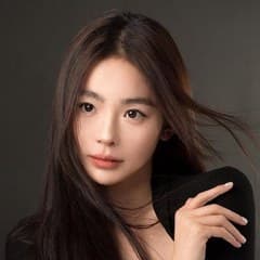 Liu Yaxi