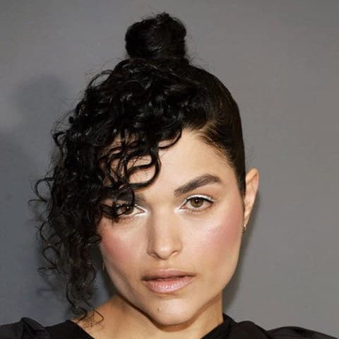 Eve Harlow